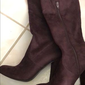 Never worn beautiful purple boots